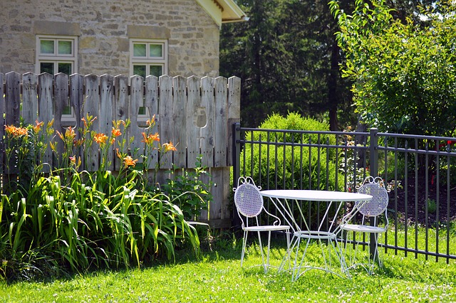 Garden Table Fence